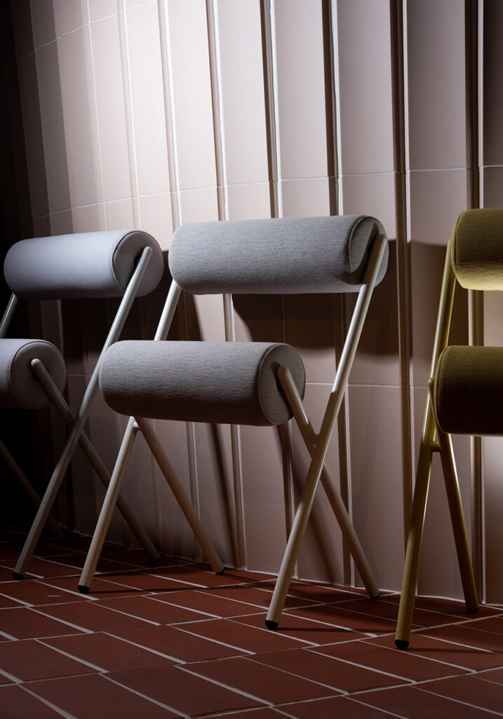 low Das Haus 2020_Roll Chair by MUT fro Sancal_Walltile Bow by MUT for Harmony_image by Daniela Trost_2