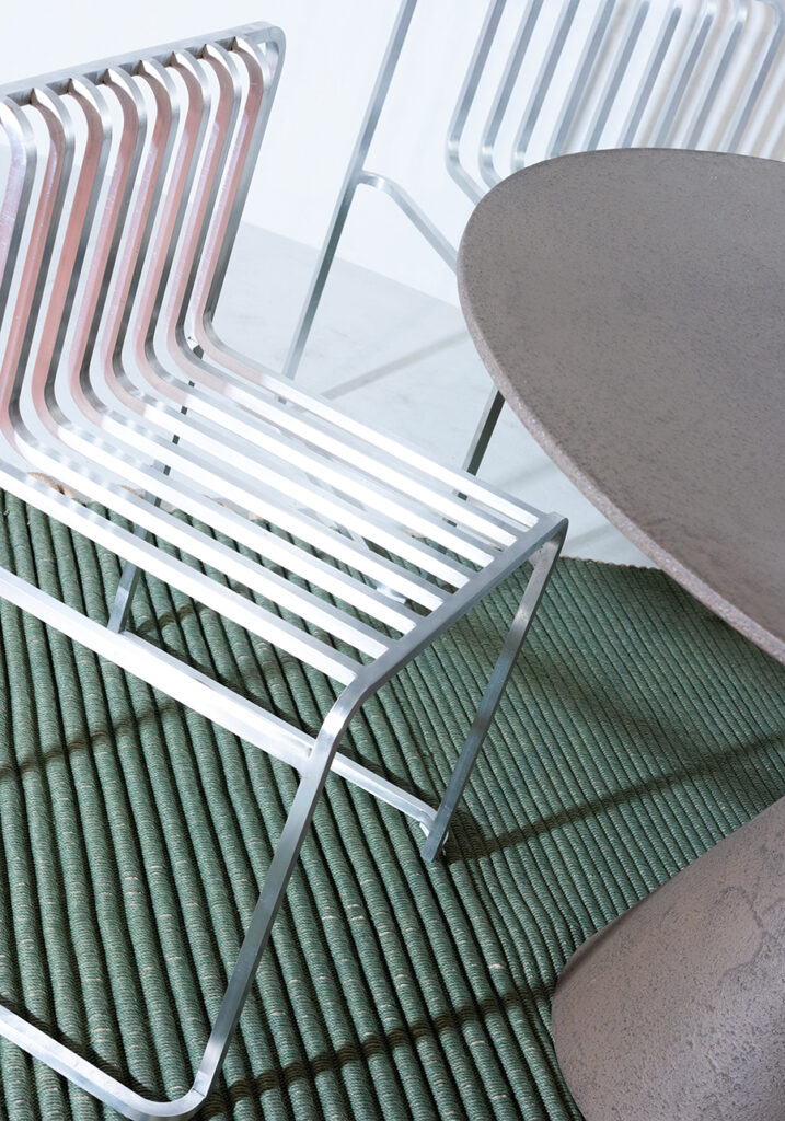 low Kitchen Area_DH 2020_Rug Link by MUT for Expormim_Grill Chair by MUT for Diabla_Table Clay by Desalt_image by Daniela Trost